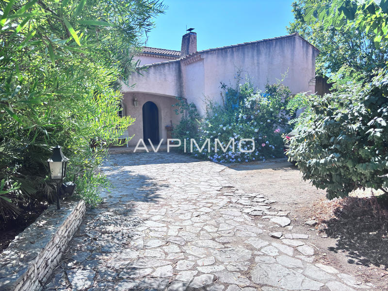 Villa - 328 m² - 7 pièces