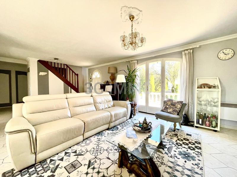 Demeure - 191 m² - 9 pièces