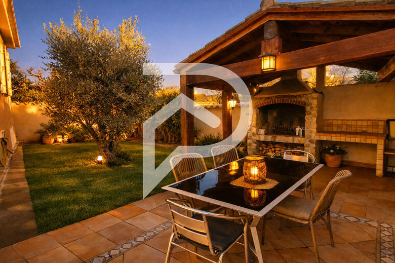 Maison - 224 m² - 7 pièces