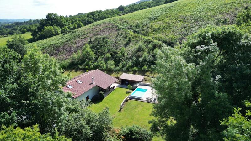 Maison - 185 m² - 5 pièces