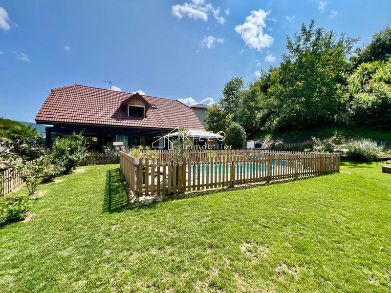 Maison - 180 m² - 6 pièces