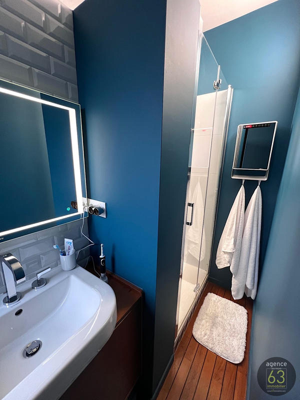 Maison - 269 m² - 9 pièces