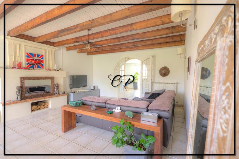 Maison - 234 m² - 7 pièces