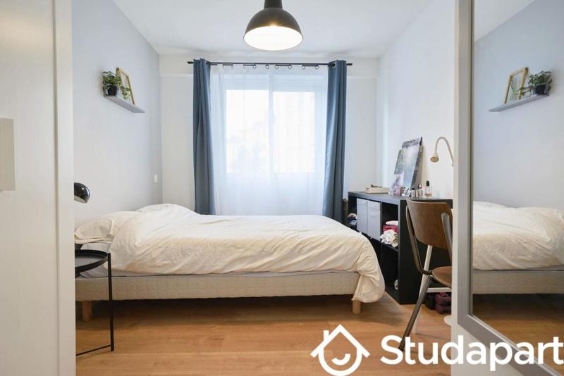Chambre - 11 m² - 1 pièce