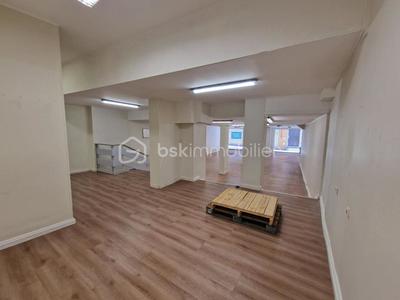 Local commercial - 217 m² - 4 pièces