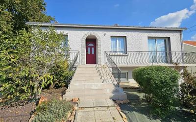 Maison traditionnelle - 166 m² - 7 pièces