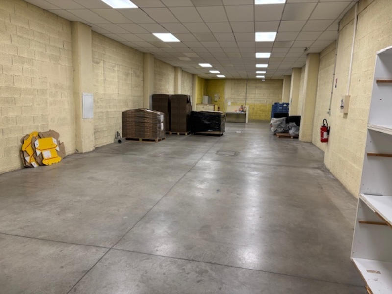 Local d'activité / Entrepôt - 1 090 m²