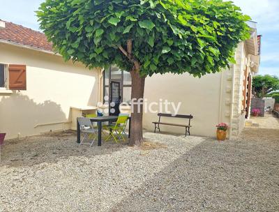 Maison - 210 m² - 10 pièces