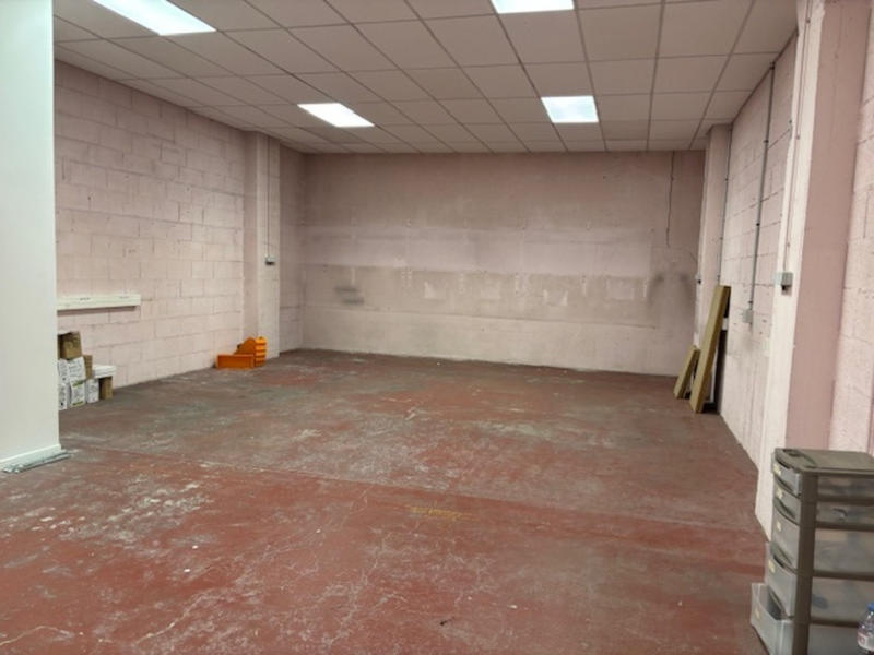 Local d'activité / Entrepôt - 1 090 m²