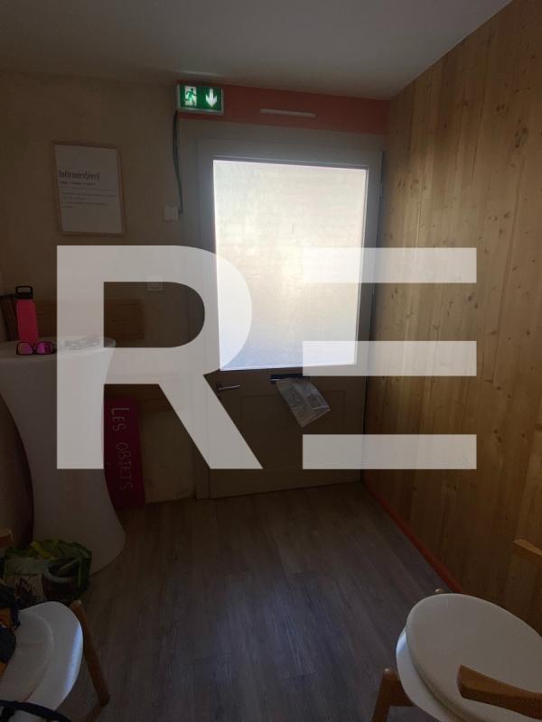 Local commercial - 17 m² - 2 pièces