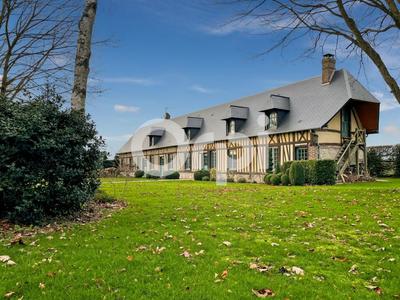 Propriété - 236 m² - 6 pièces