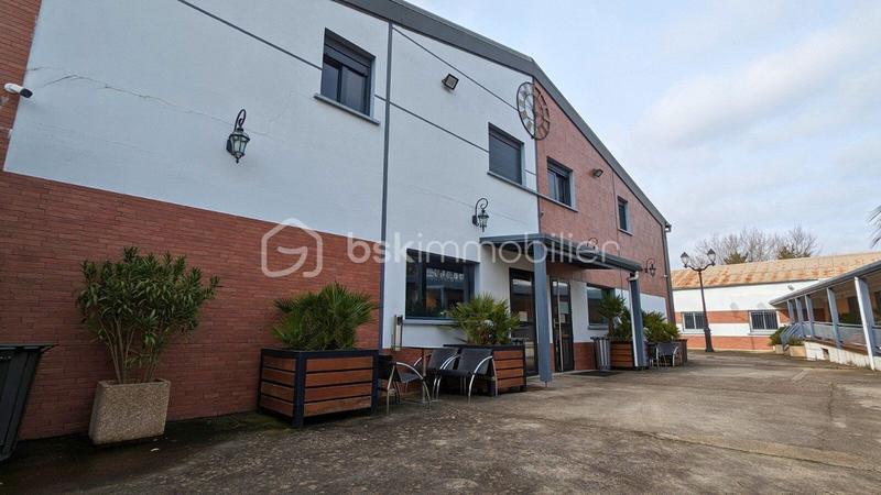 Immeuble - 1 900 m² - 30 pièces