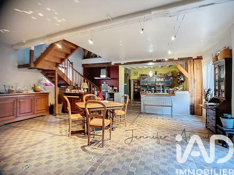 Maison - 210 m² - 6 pièces