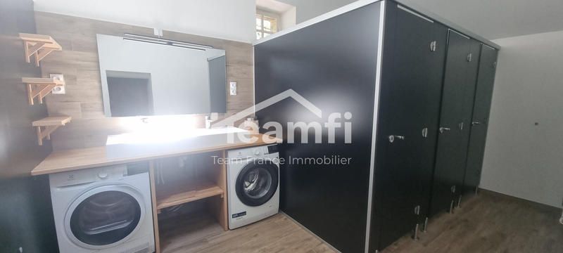 Maison - 230 m² - 8 pièces