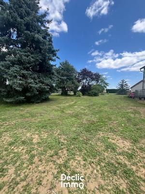 Terrain constructible - 1 350 m²