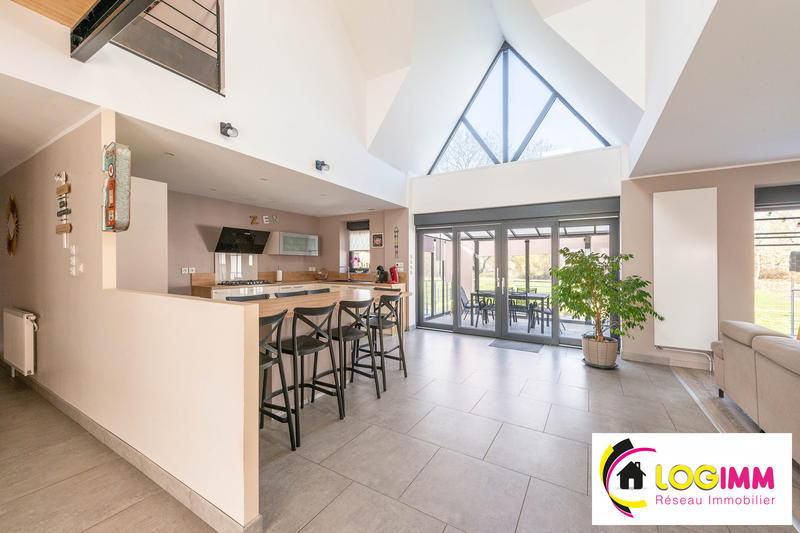 Maison - 256 m² - 7 pièces