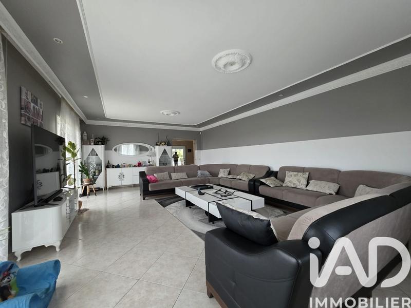 Maison - 219 m² - 6 pièces