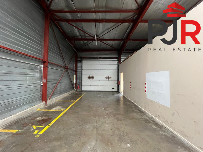 Local d'activités - 198 m²