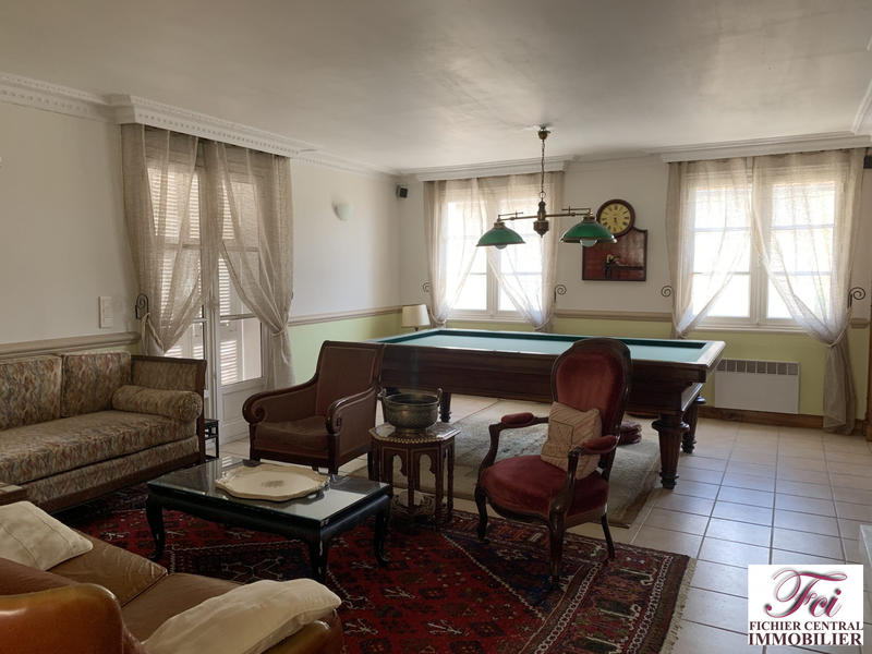 Villa - 310 m² - 11 pièces