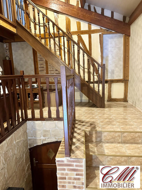 Maison traditionnelle - 212 m² - 6 pièces