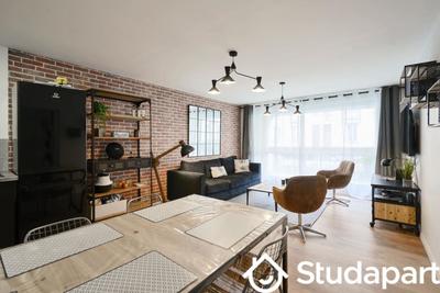 Chambre - 11 m² - 1 pièce