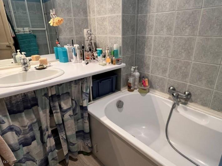 Maison - 212 m² - 7 pièces