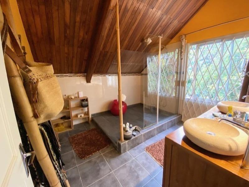 Maison - 220 m² - 9 pièces