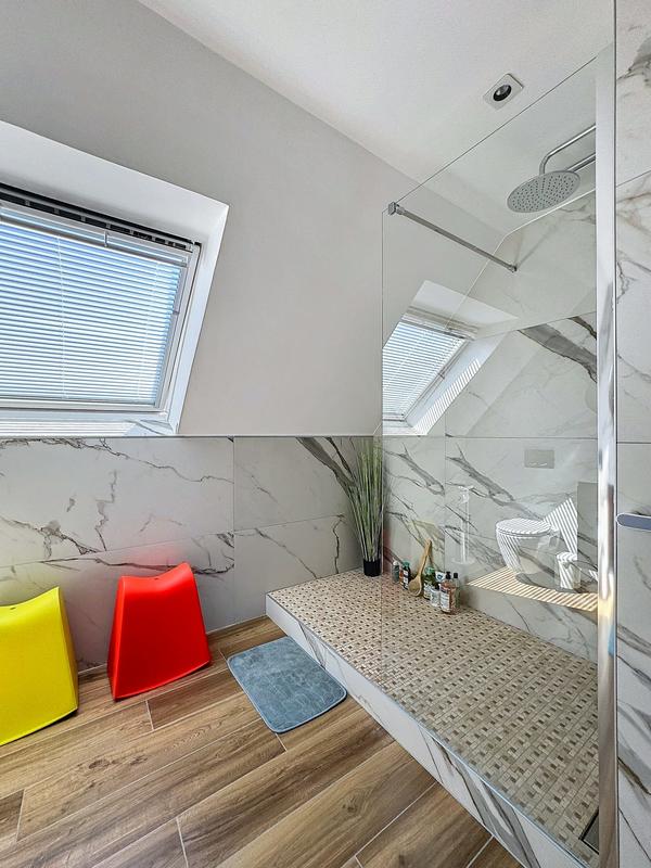 Maison - 180 m² - 9 pièces