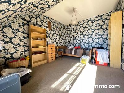 Maison - 182 m² - 9 pièces