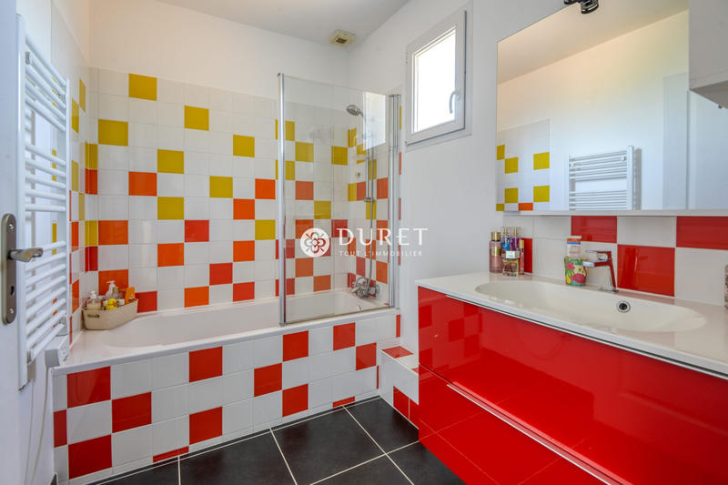 Maison traditionnelle - 123 m² - 6 pièces