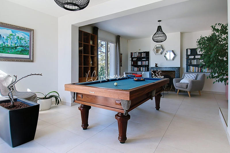 Villa - 250 m² - 8 pièces