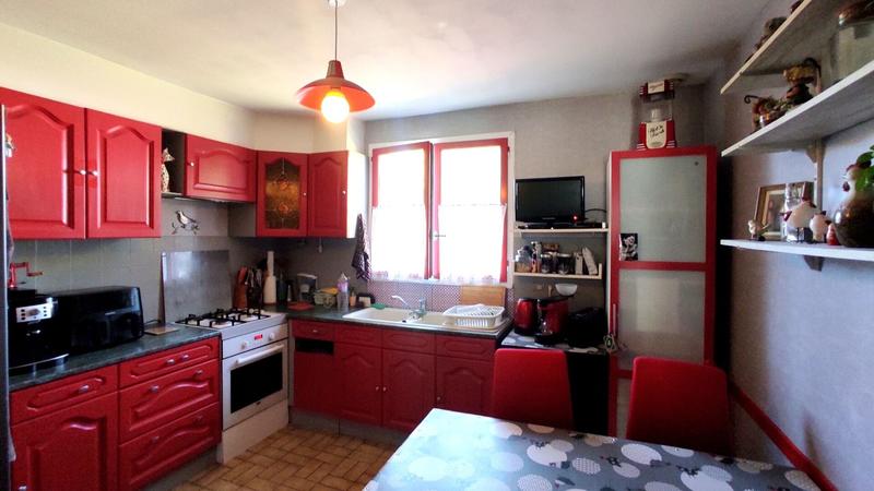 Maison - 238 m² - 7 pièces