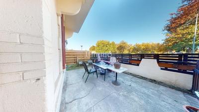 Maison - 240 m² - 8 pièces