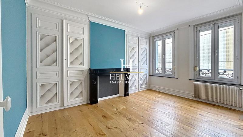 Maison - 230 m² - 11 pièces