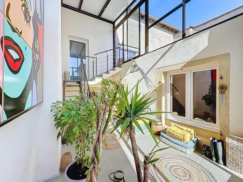 Maison - 250 m² - 7 pièces