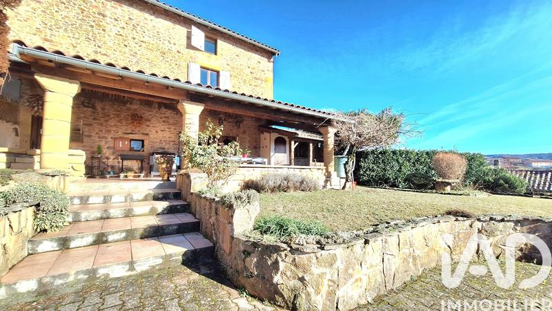 Maison - 240 m² - 6 pièces