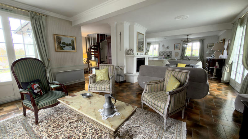 Demeure - 216 m² - 7 pièces