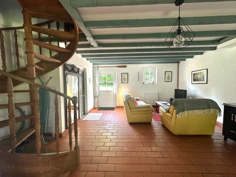 Maison - 180 m² - 9 pièces