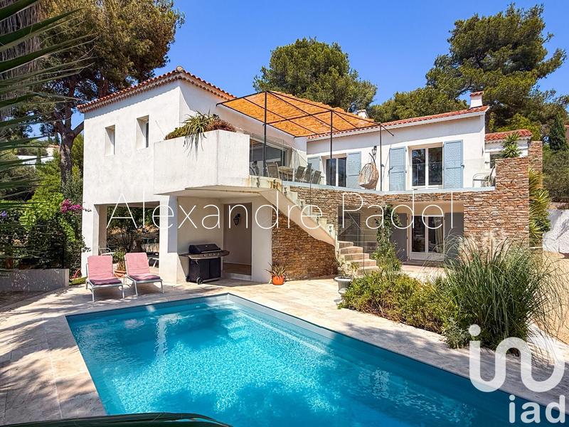 Maison - 270 m² - 10 pièces