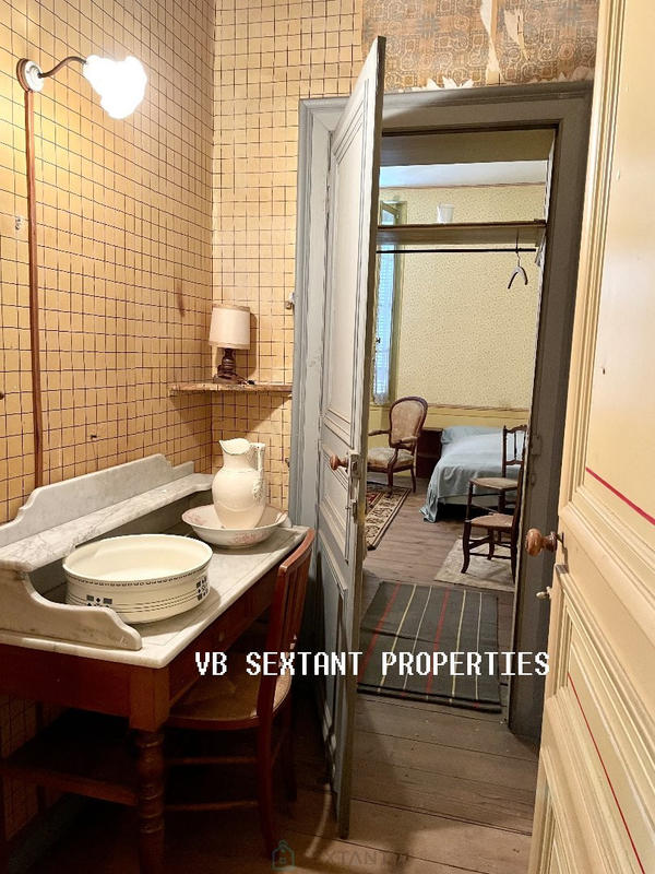 Maison - 300 m² - 9 pièces