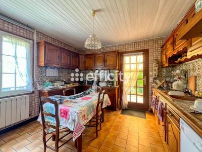 Maison - 208 m² - 8 pièces