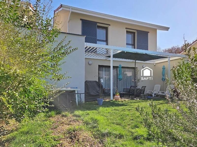 Maison - 86 m² - 4 pièces