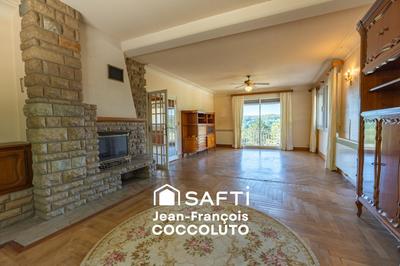 Maison - 174 m² - 5 pièces