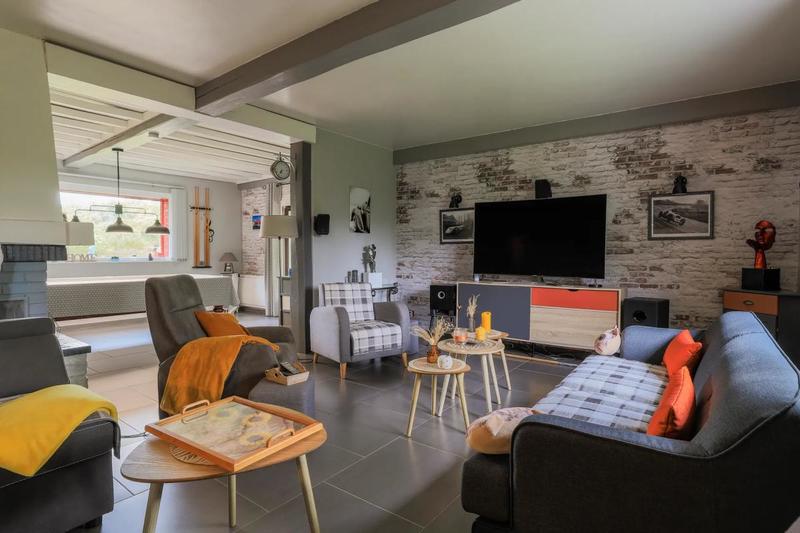 Maison - 238 m² - 7 pièces