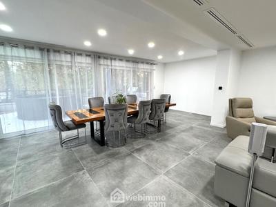 Maison - 200 m² - 7 pièces