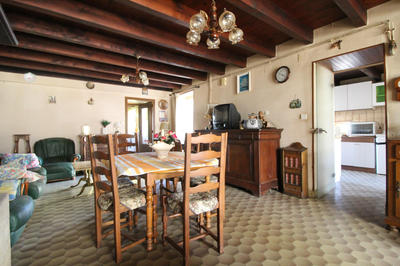 Maison - 235 m² - 8 pièces