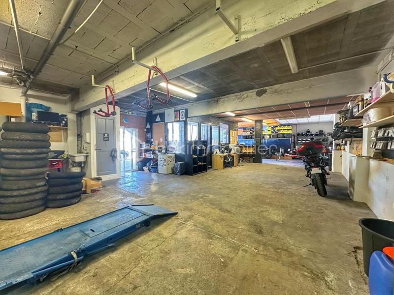 Bureau - 145 m² - 1 pièce