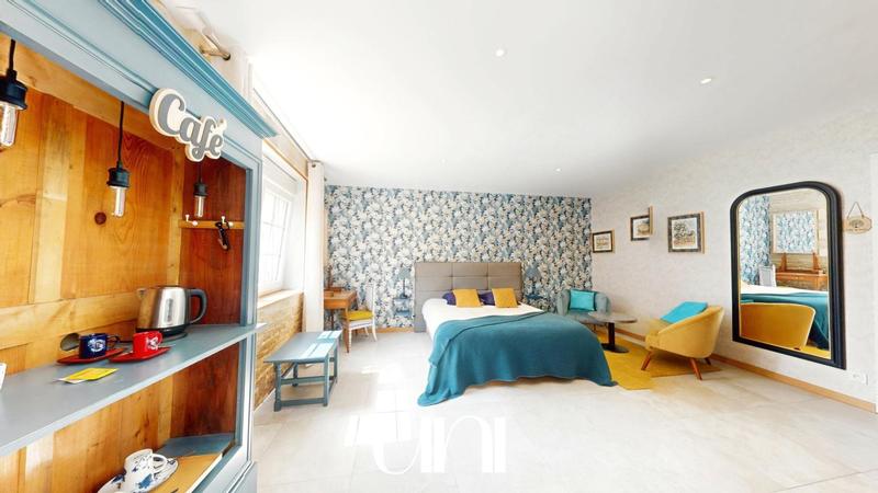 Maison - 352 m² - 8 pièces