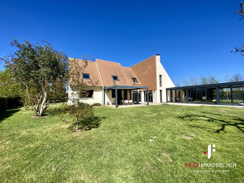 Maison - 280 m² - 10 pièces