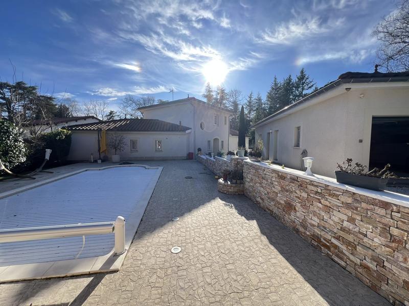Villa - 230 m² - 7 pièces